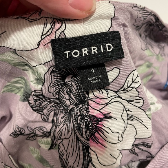 Torrid Brand 1 Floral Challis Self Tie Culotte Jumpsuit Romper Lilac Purple - Picture 5 of 6